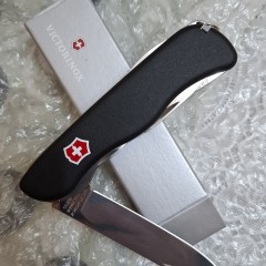 Нож VICTORINOX NOMAD 0.8353.3